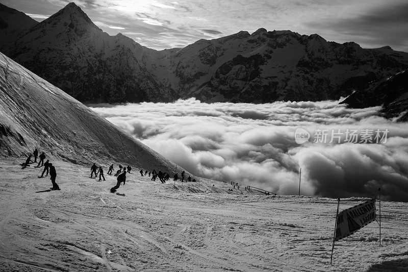 Les Deux Alpes滑雪胜地在法国阿尔卑斯山